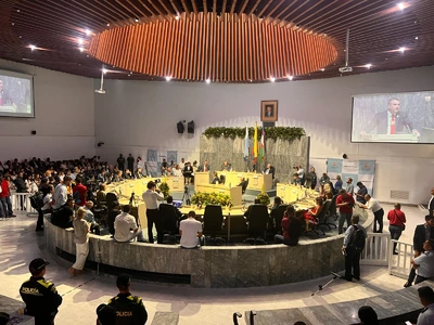 Tres colombianos recibieron condecoraciones en la conmemoración del Grito de Independencia